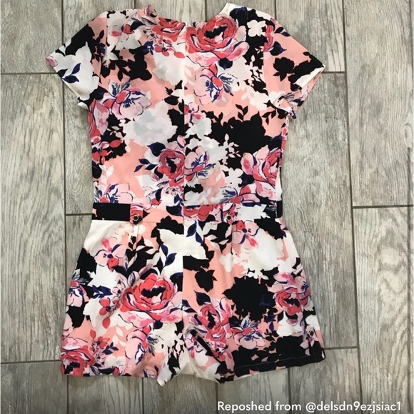 🔵Yumi Kim floral romper Size L - Picture 2 of 4